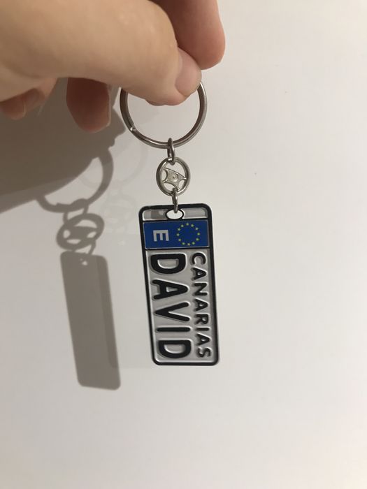 Biała zawieszka rejestracja samochodowa David Canarias
