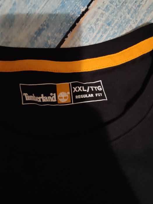 Футболка Timberland з яскравим камуфляжним лого