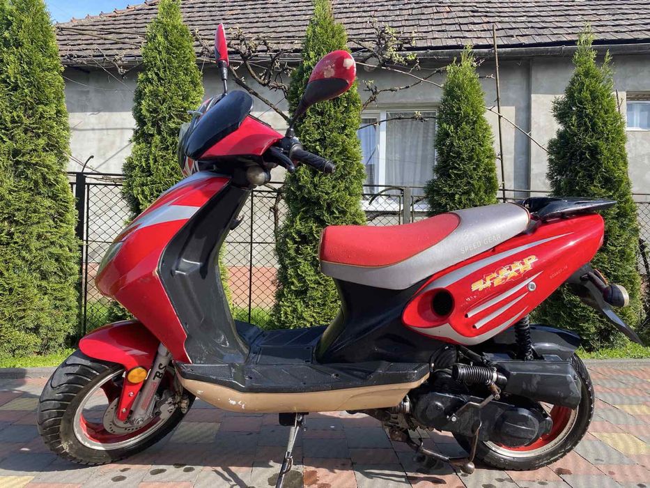 Продам скутер  шолом в подарунок
