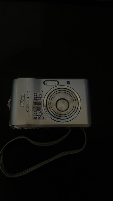 Nikon Coolpix 8MP ISO 1600 3.0 LCD