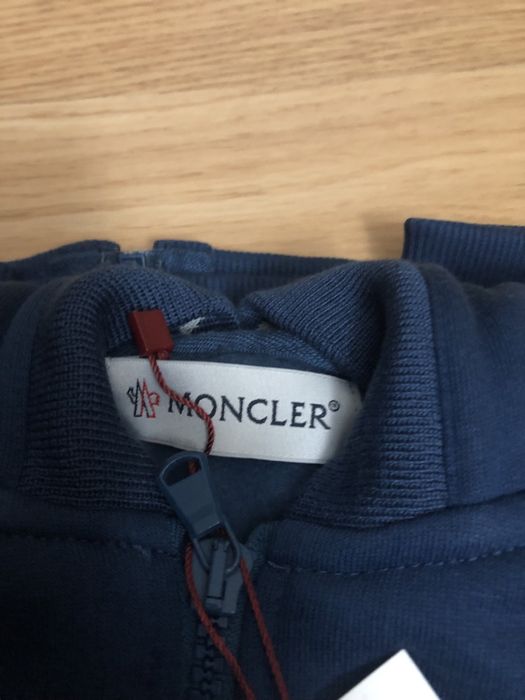 Casaco Moncler novo