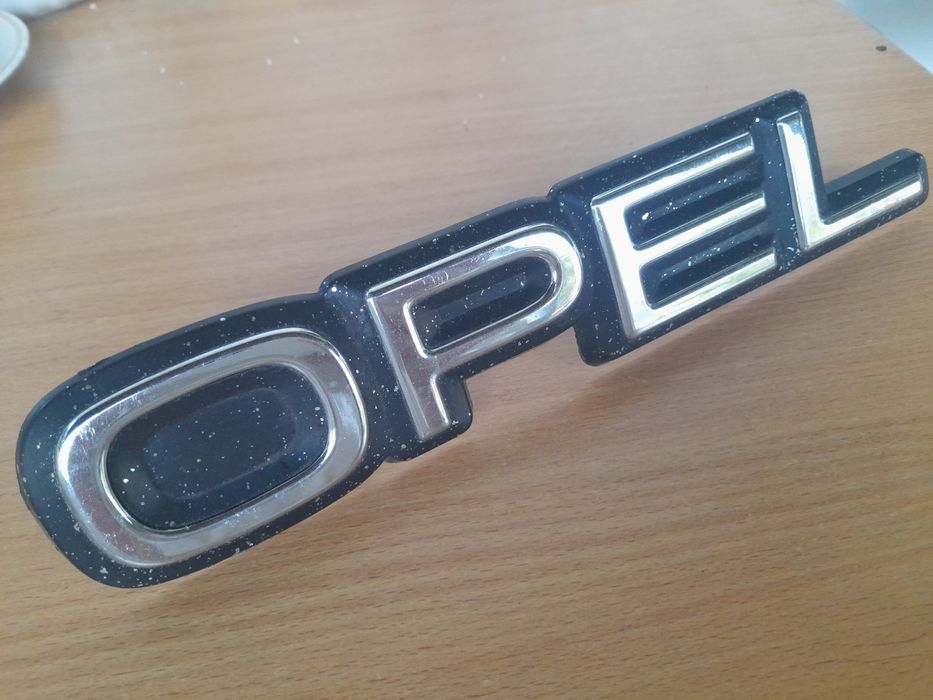 Емблема Opel для авто
