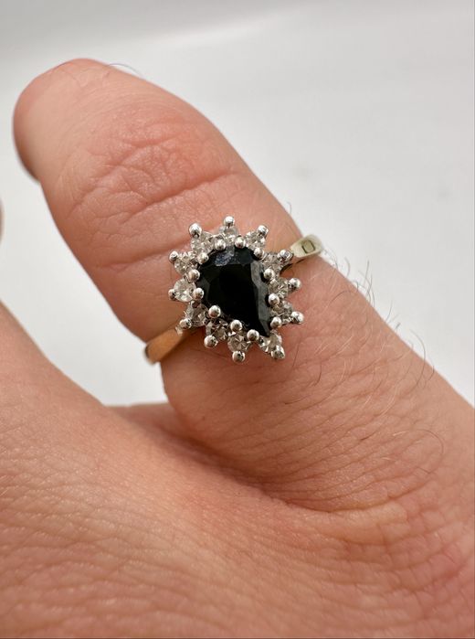 Złoty pierścionek z szafirem 0,50ct i diamentami 0,19ct