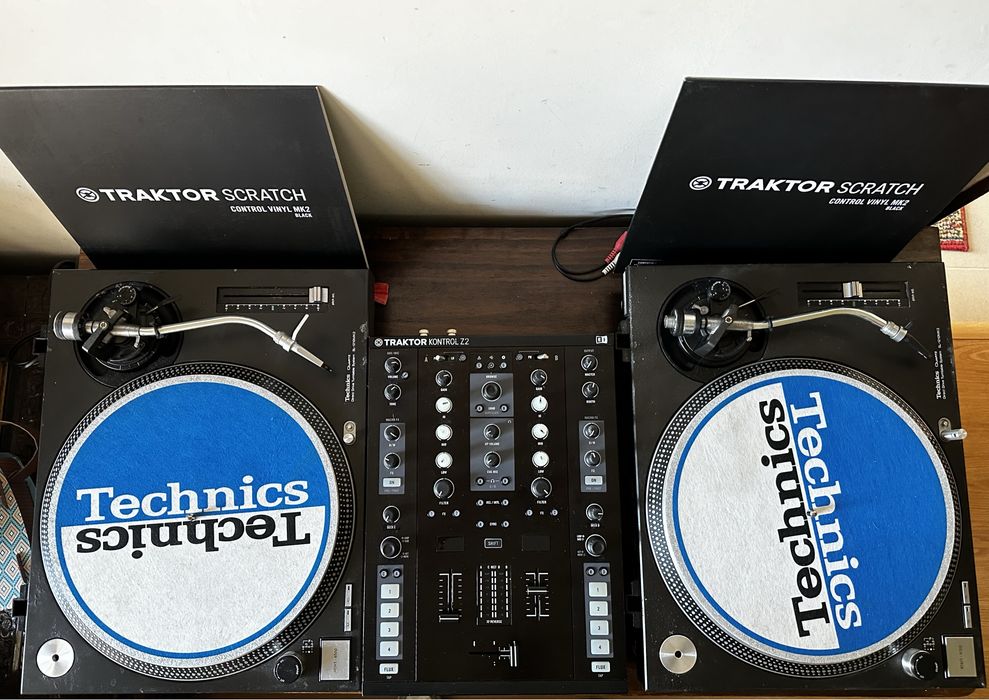 Technics SL 1210 MK2 +Traktor Z2