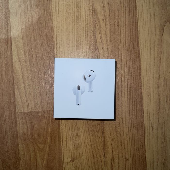 Apple AirPods 4 com Cancelamento Ativo de Ruído