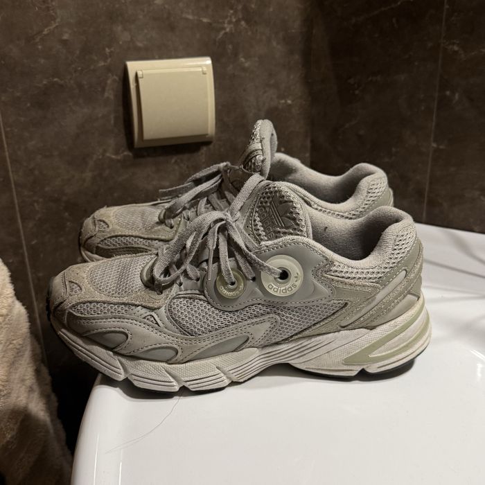 adidas Astir 38 і 2/3, 24 см, оригінал сірі кросівки адідас