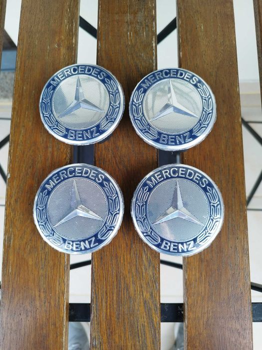 Conjunto centros de jantes Mercedes, 75mm