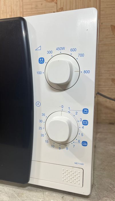 Samsung ME711KR Мікрохвильовка 20л 800Вт