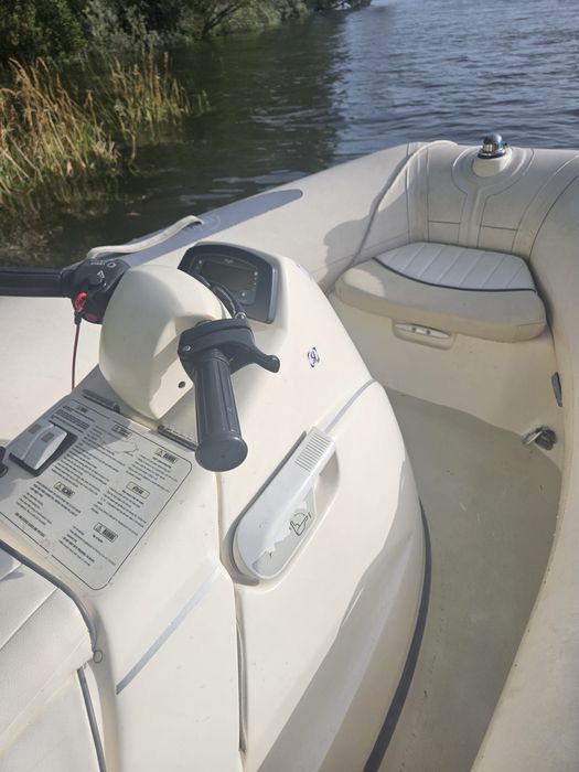 Semi-rígido jet boat avon