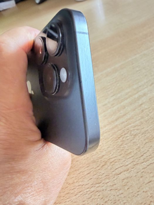 Iphone 15pro titanio preto