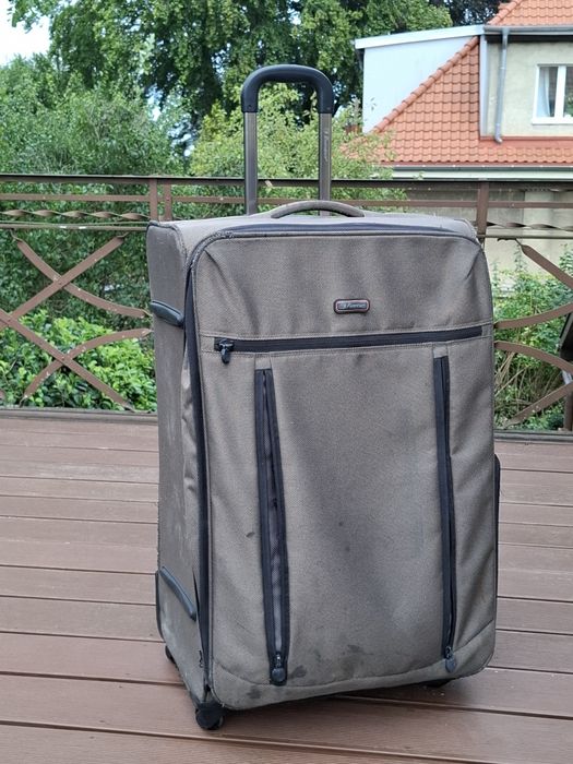 Duża walizka 60-80 litrow