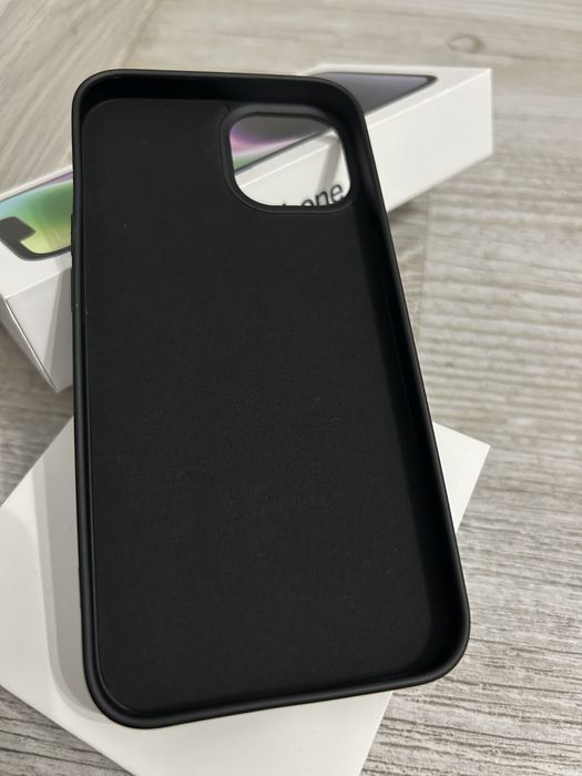 Czarne, silikonowe etui do iphone 15 (Plecki)