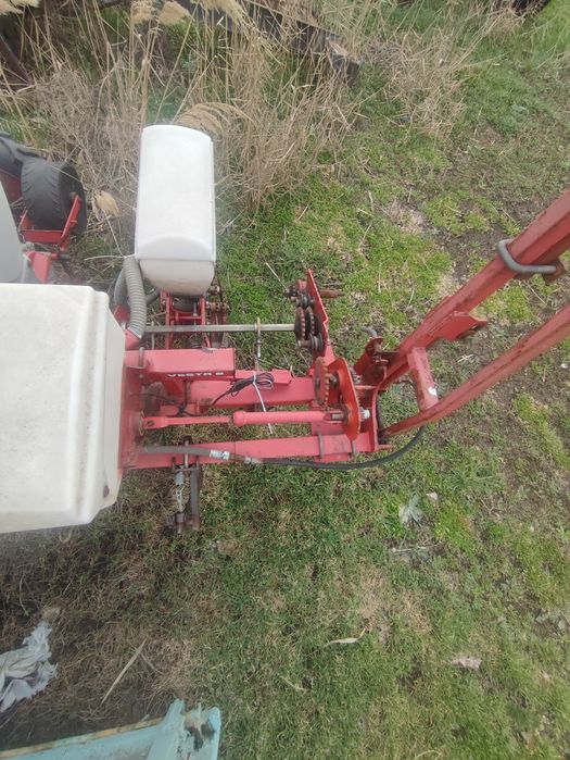 Продам сівалку  ВЕСТА-8. АГД-2.5Н Ціна за комплект.