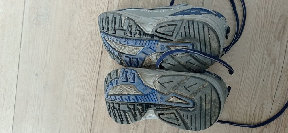 Buty sportowe damskie