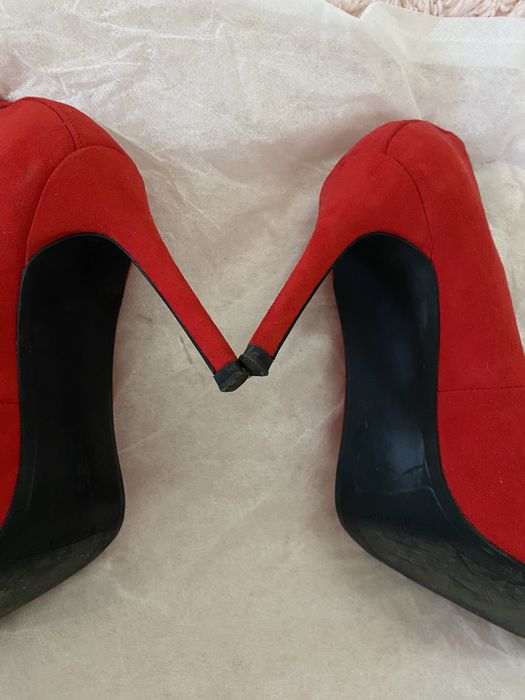 Sapatos Breskha vermelhos salto alto