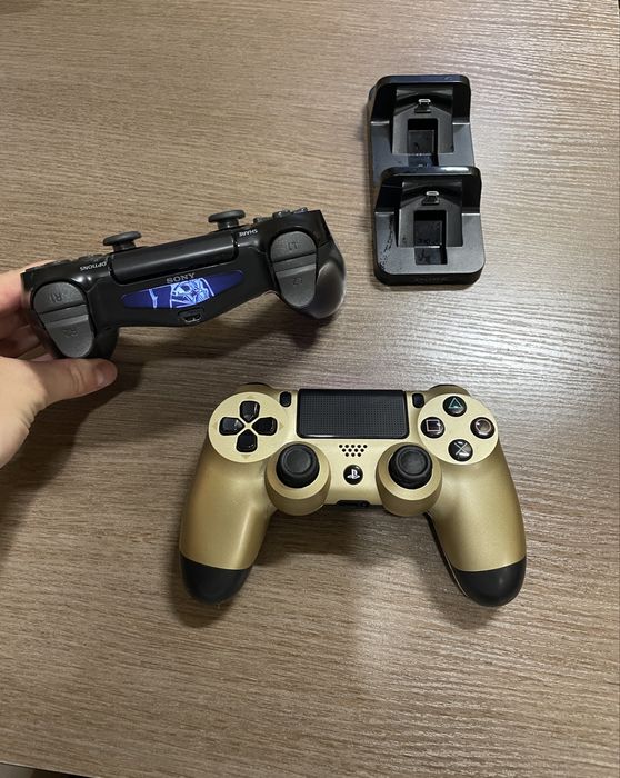 Playstation 4 Pro. З двома джойстиками