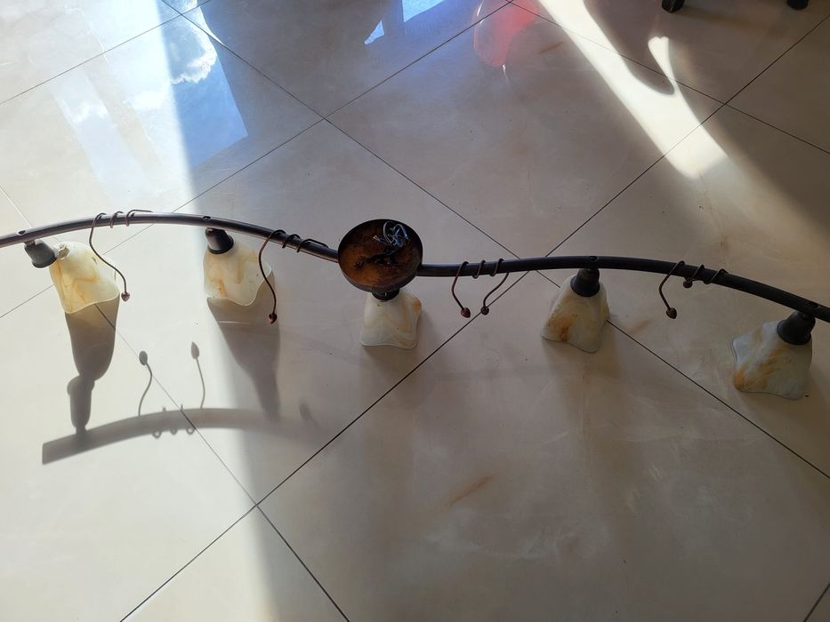 Sprzedam żyrandol duży sprawny - 20 zł