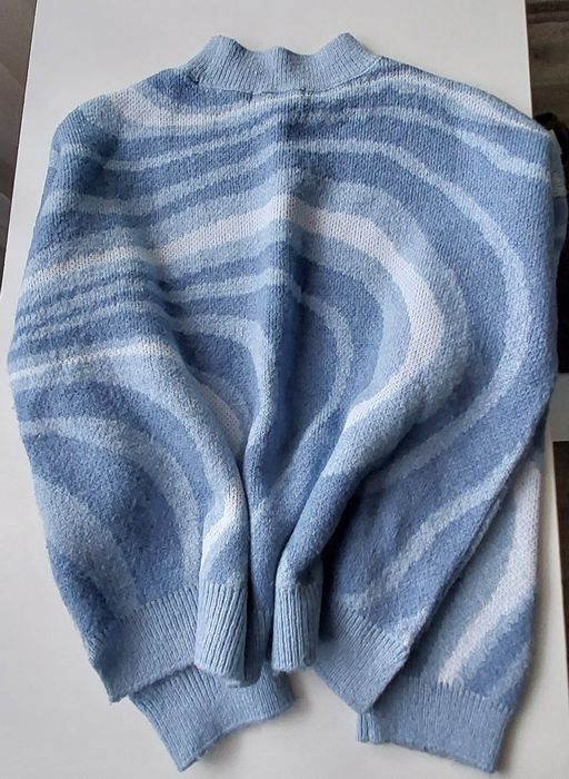 Sweter luźny fason