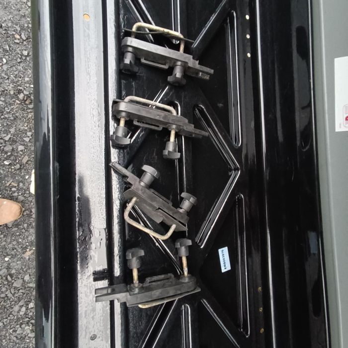 Box dachowy 220x43 plus relingi