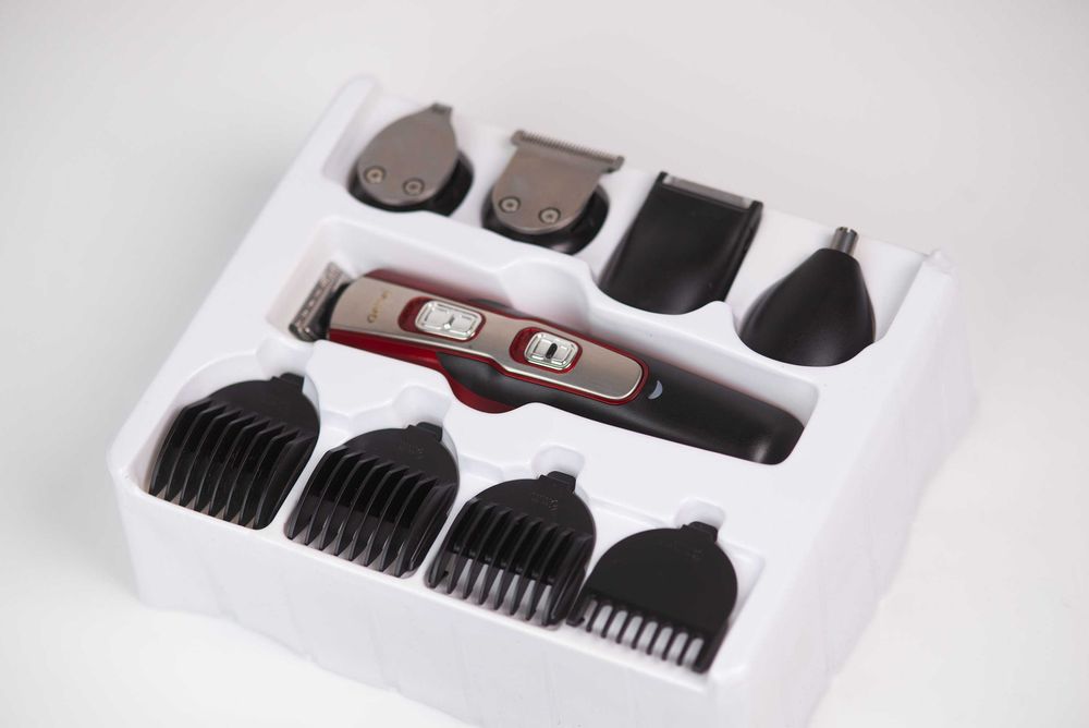 Машинка для стрижки та триммер для бороди  Gemei GM-592 10 в 1