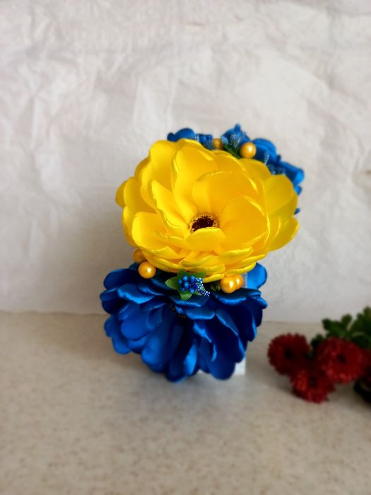 Обруч в українських кольорах