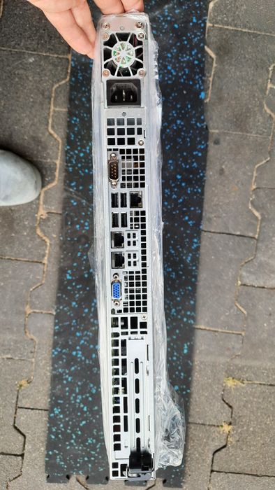 Supermicro SCE-512 server