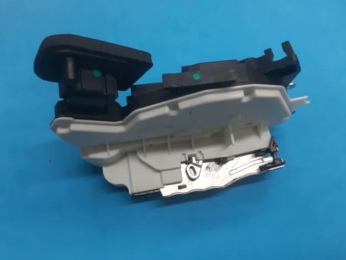 Fechadura eléctrica VW Golf VI VII  Jetta  Polo 6R  Yeti Leon  NOVA