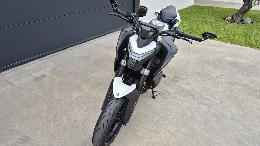 CFMOTO 450NK (Abril 2024)