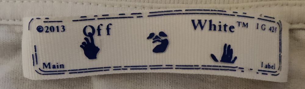 Off-white metal arrows