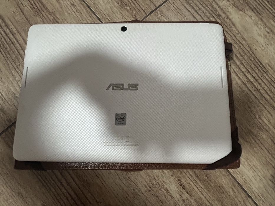 Планшет Asus  (під ремонт або запчастини)