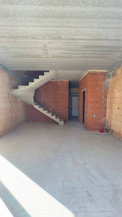 Чудовий таун хаус, сосни Центральний парк, газ, готовий.