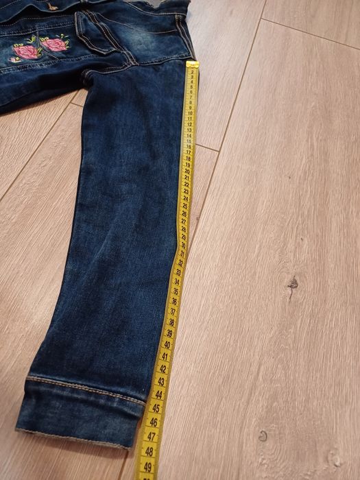 Джинсова куртка для дівчинки