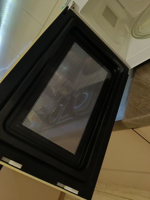 Мікрохвильова піч Sharp