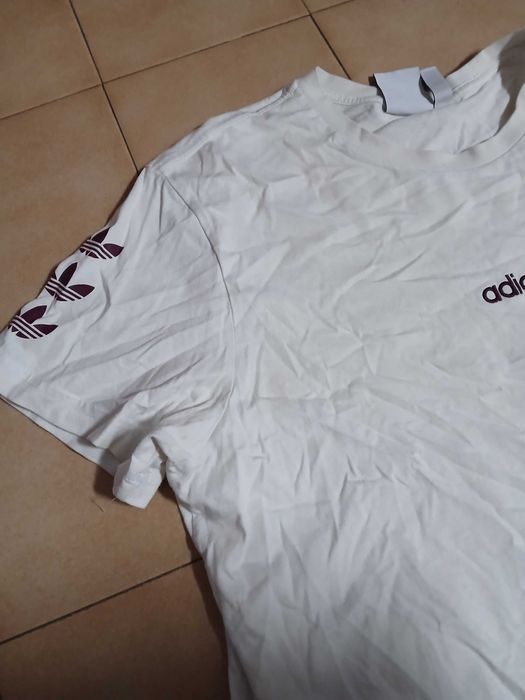 T shirt Adidas branca (tamanho 2XL)