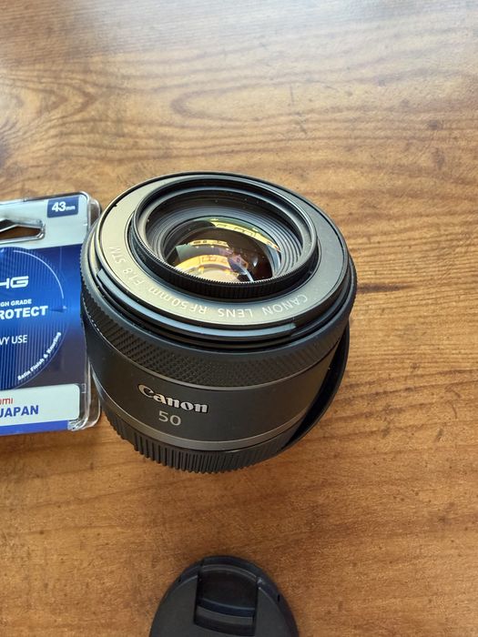 Obiektyw Canon RF 50 mm F1.8 +filtr + oslona