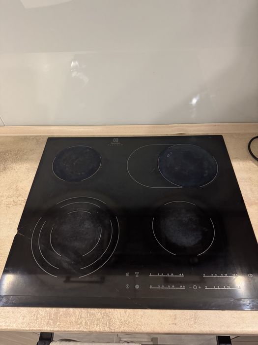 Варочна поверхня electrolux