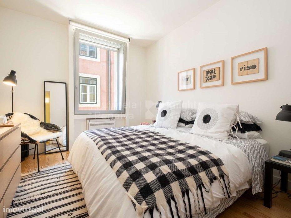 Apartamento T3 para arrendamento sem móveis na Misericórdia