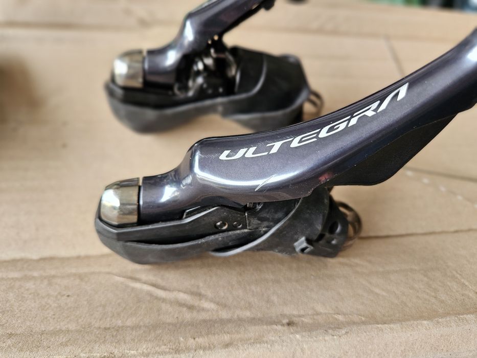 Klamkomanetki Ultegra 8025 kompaktowe.