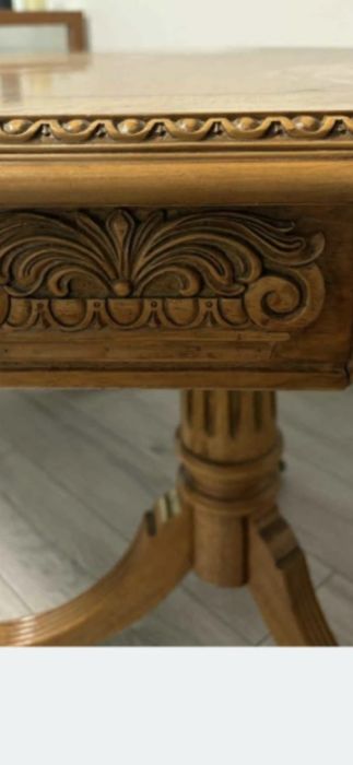 Stary  rzezbiony duży piękny stół