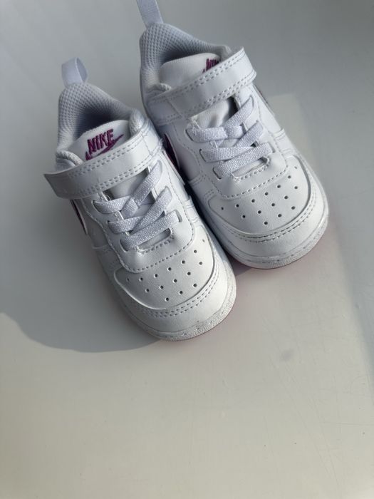 Фірмові кросівки Nike