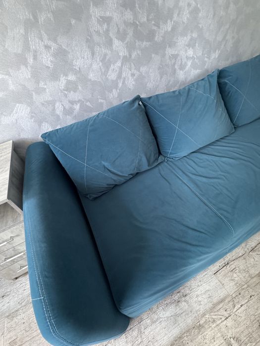Продам диван в гарному стані