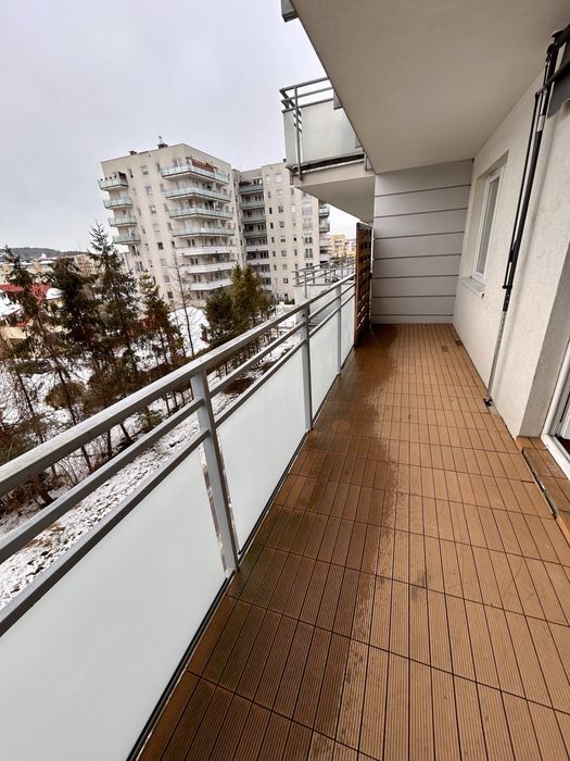 Na wynajem mieszkanie Reda z miejscem w hali garażowej