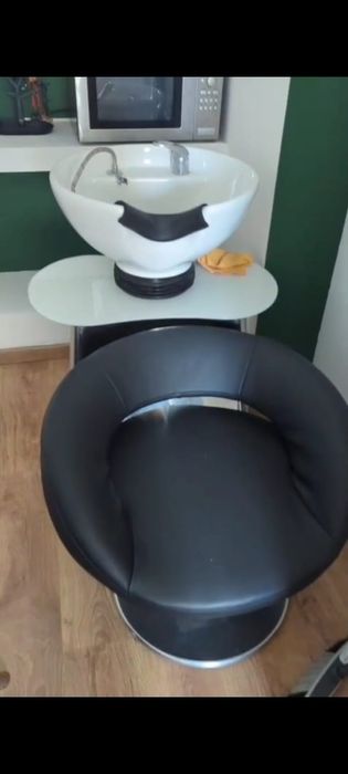 Recheio de barbearia b sofás, rampa de lavagem, móvel de apoio