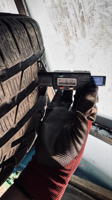 Шини б/у 235/45 r18 Pirelli SottoZeroWinter240 резина зима комплект