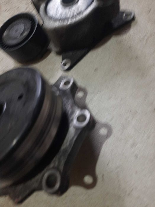 Натяжні ролики ролік колесико Тойота Авенсіс т27 2.2 дизель д4д