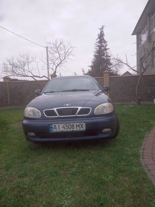 Ланос автомобіль