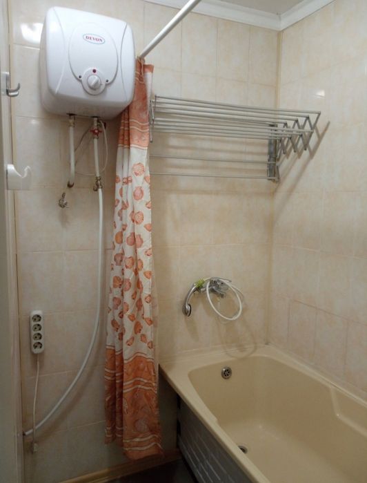 У продажу капітальний двоповерховий будинок .(В)