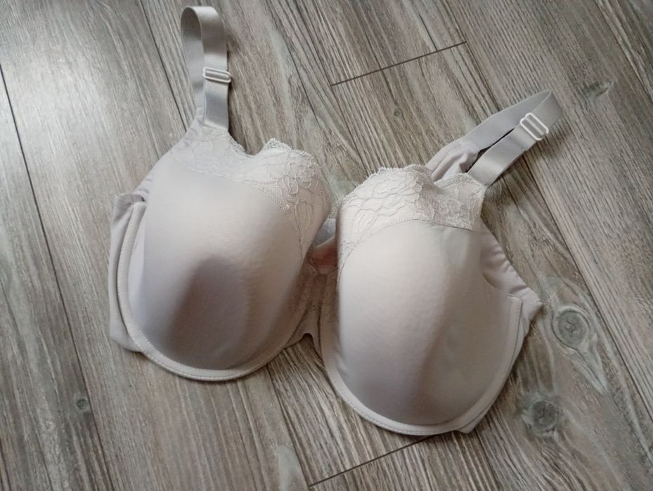 Biustonosz z koronkowym wykończeniem lace 75F Debenhams