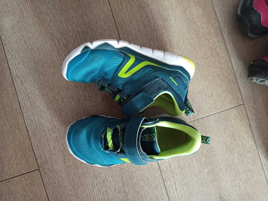 Buty Adidasy na rzepy rozmiar 28, długość wkładki ok 18