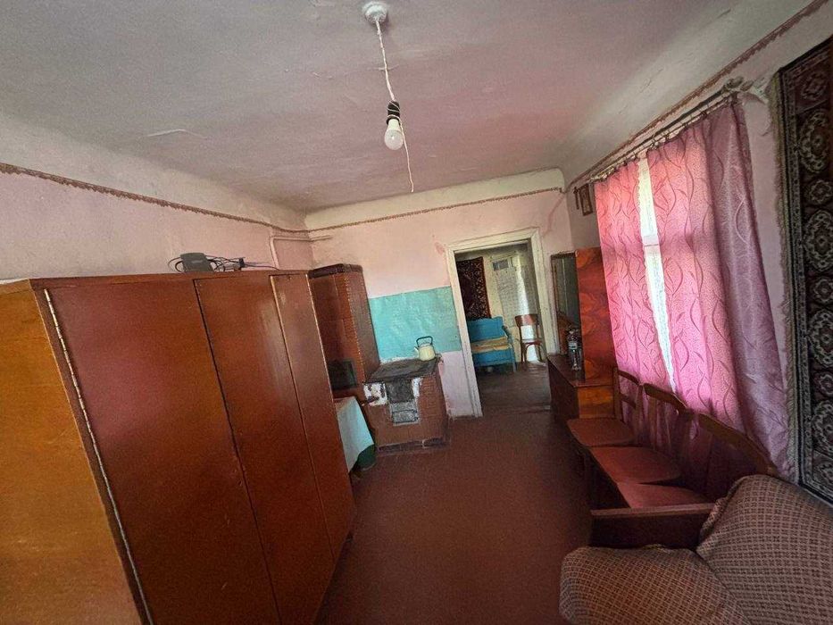 Продається частина будинку (квартира) і земельна ділянка м. Тисмениця